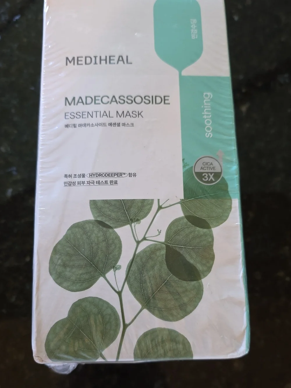 Mediheal Madecassoside Essential Mask - Soothing Green Botanical